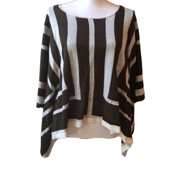 For Cynthia Button Back Boat Neck Short Sleeved Poncho - Picture 1 of 5